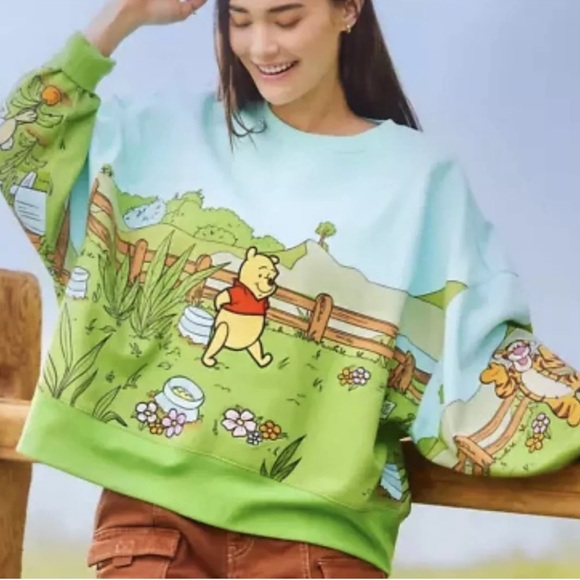 Disney Parks Embroidered Winnie The Pooh Sweatshirt Women Size XL New - Picture 1 of 8